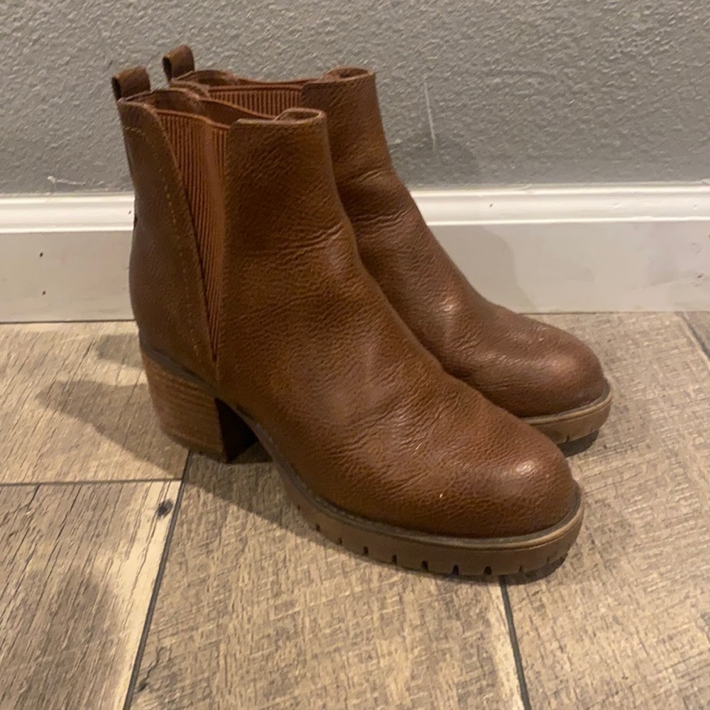 MIA brown chunky boots